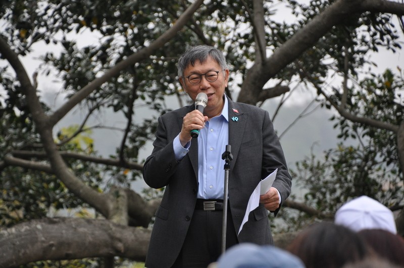 Ko Wen-je speaking with TPP supporters in Taoyuan, Feb. 3. 
