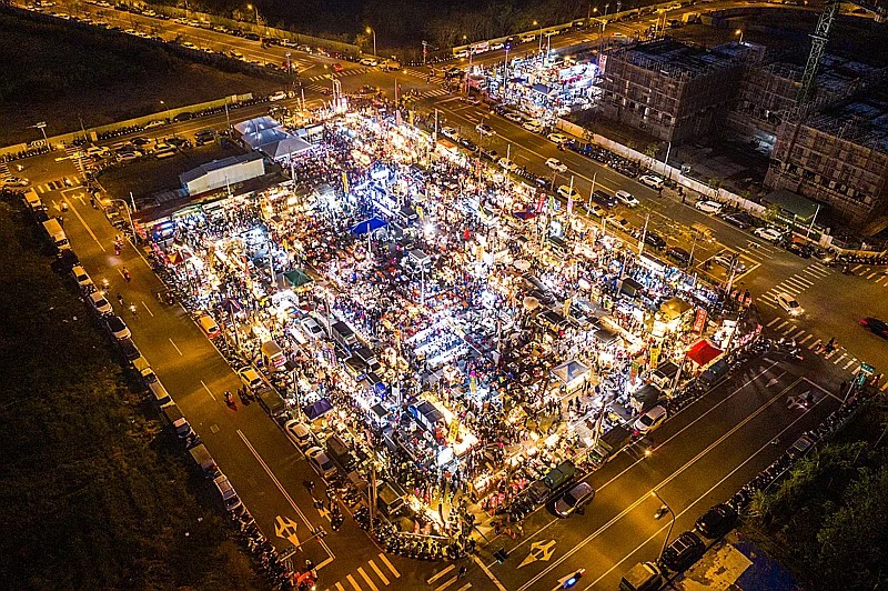Aerial shot of Humei Night Market. (Chiayi City Government photo)
