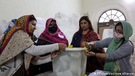 Initial vote tallies did not show any party winning an outright majority in Pakistan's general elections