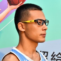 台灣近視率近9成　眼科醫師：運動配戴錯誤眼鏡 恐有失明隱憂