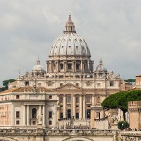 Vatican determined to renew accord with China despite US criticism