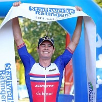 Norwegian athlete wearing famous Taiwanese hat wins triathlon in Germany
