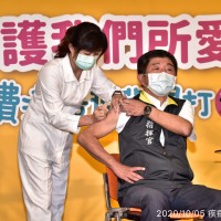 台灣公費流感疫苗首日施打近40萬劑　比2019年多一倍