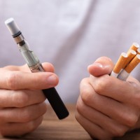 年輕人電子煙使用率升高近3倍　國健署：化學添加物逾千種　危害不亞於傳統紙菸