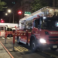 New Taipei teen sets fire to apartment, locks family on balcony over video games