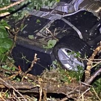 Suspected drunk driver flees accident in New Taipei, rolls car shortly afterwards