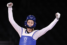 Taiwan taekwondo athlete takes bronze in Olympic debut