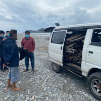 Taiwanese woman, American man accused of theft for taking driftwood