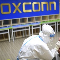 Zhengzhou lockdown threatens Foxconn production lines in China