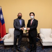 Vice president invites Belizean PM to Taiwan
