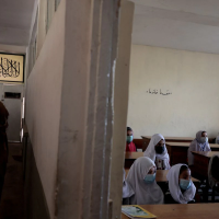 【塔利班掌權下的阿富汗】下週開放學校 女性可受教育但有限制