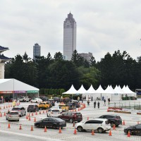 Taipei launches drive-through COVID testing at Liberty Square
