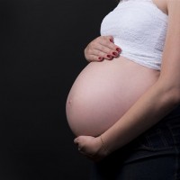 孕婦確診重症死亡率1.5%！比70歲以上中重症比例高 醫生提6大警訊指標