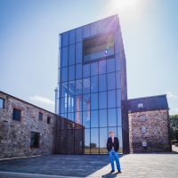 格蘭傑超美全新燈塔釀酒廠！坐落蘇格蘭高地面海　感官實驗室、玻璃蒸餾房搶先看