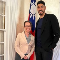 Taiwan envoy to US talks human rights with Enes Kanter Freedom