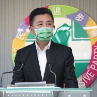 Plagiarism-plagued election candidate for Taiwan’s DPP quits race