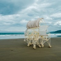 Dutch ‘strandbeests’ roam southern Taiwan beach