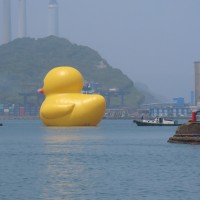 Giant rubber duck in north Taiwan harbor surprises locals