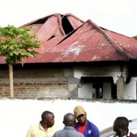 烏干達一所中學遭內亂組織恐攻　逾40死、6人遭綁架