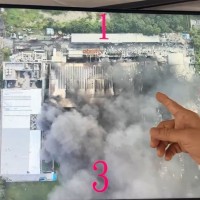 南台灣屏東明揚科技廠爆炸點疑在高爾夫球生產線　消防車頭全毀、現場如廢墟