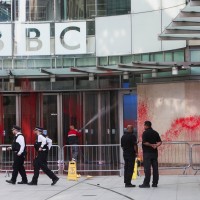 按讚也不行？以巴衝突考驗新聞中立 6名BBC記者遭處分