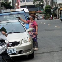 'Gun-toting grandma' revealed to be south Taiwan vendor pointing BB pistol at monkeys