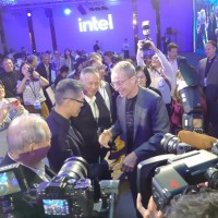 英特爾執行長季辛格台灣演說：AI個人電腦是重要轉捩點•兩年內搶先出貨逾1億台