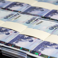 Kaohsuing bank teller 'accidentally kicks' NT$100,000 cash deposit under table