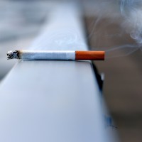 現實是殘酷的 紐西蘭髮夾彎 廢除全球首個「世代禁菸法案」