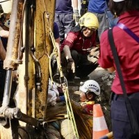 Worker dies as trench collapses in Kaohsiung