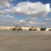 美軍稱基於自衛攻擊無人機基地造成5死　伊拉克武裝團體誓言報復