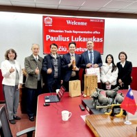Lithuanian representative to Taiwan tours I-Mei Foods' Taoyuan facility