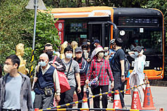 Taiwan to lift public transport mask mandate April 17