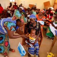 瘧疾防治新里程碑 喀麥隆啟動全球首個常規疫苗接種計畫