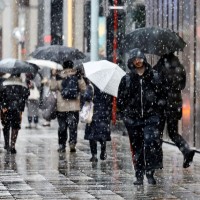 日本迎來大雪 羽田機場89個航班取消 關東甲信降雪量將達40公分