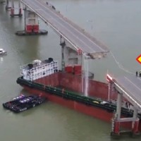 【更新】中國廣州一座大橋遭貨輪撞斷橋墩 橋面斷裂5車墜落　累計5死3傷