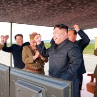 北韓官媒證實  金正恩昨親自指揮飛彈試射  最終目標在抗衡美國